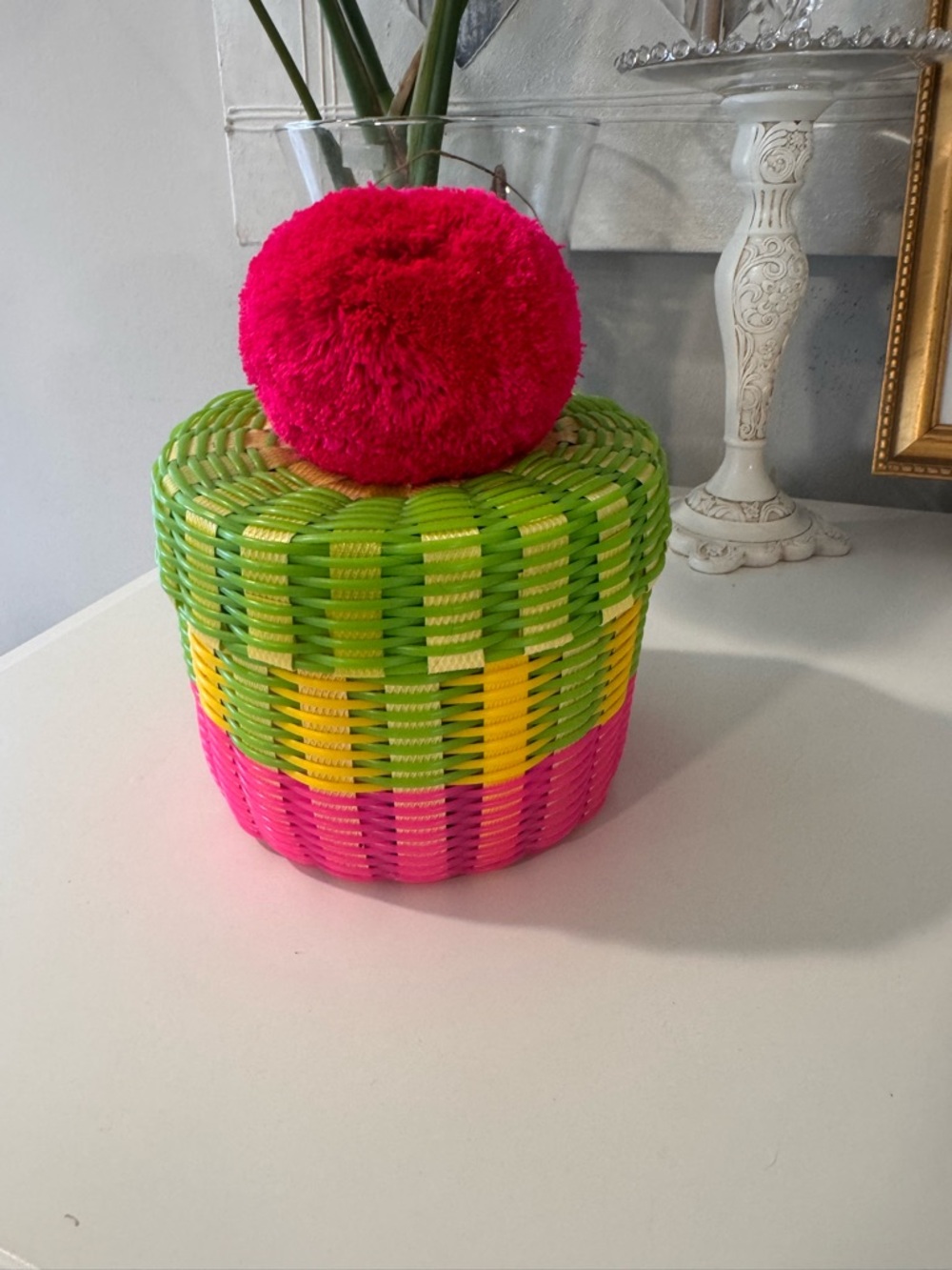 5/25$ Anthropologie Woven Basket w Lid & 4 Cloth Napkins - Picnic / Outdoor Set